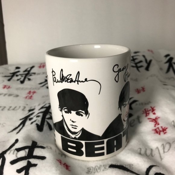 The Beatles Signature Mug - Picture 3 of 5
